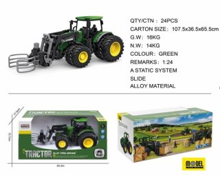 Traktor z Turem Obejmą na Bale ST